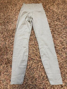 Nike Zenvy Dri-FIT Ribbed Leggings in Light Green/Gray XS   NWOT